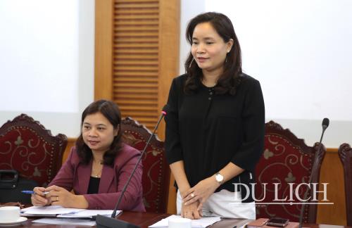 Thứ trưởng Bộ VHTTDL Trịnh Thị Thủy phát biểu tại cuộc họp